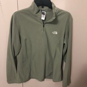 North face pull over